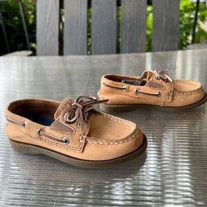 Sperry boat shoes boys size 8M. Like new